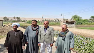ورد النيل يلتهم ترعة نزلة عمارة.. 1500 فدان تحت خطر العطش بسوهاج (فيديو وصور)