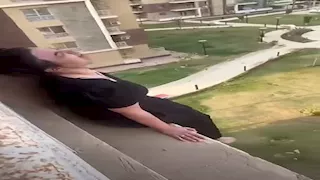 "أنقذوني من مياه النار".. فيديو صرخة من شرفة الموت يهز السوشيال ميديا