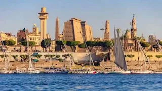 الأقصر تستعد لـ«كسوف القرن».. حدث فلكي عالمي ينعش السياحة ويجذب آلاف الزوار ـ صور 