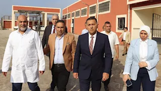 في أول أيام العيد.. محافظ القليوبية يطمئن على إجراءات الذبح داخل المجازر (صور)