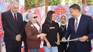 من داخل دار للأيتام.. محافظ القليوبية يشارك الأطفال فرحة عيد الأضحى (صور)