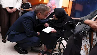 محافظ الجيزة يزور دار هدية بركات لكبار السن ويهنئ النزلاء بعيد الأضحى 