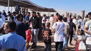 فرحة العيد على ضفاف النيل.. إقبال كثيف على العبارات النهرية بأسيوط