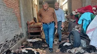 "الأهالي اشتكوا من الرائحة".. مصادرة جلود أضاحي مخزنة في منزل بالمنوفية (صور)