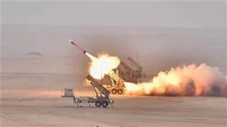 بعد الهجوم الصاروخي.. الجيش الكويتي يدعو المواطنين الالتزام بتعليمات الأمن والسلامة