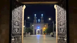 تسرب غاز في غرف المبيت.. تفاصيل نجاة 5 زائرين من الموت داخل الدير المحرق بأسيوط