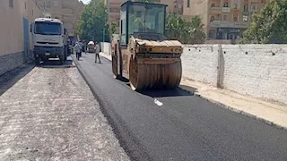 بالصورـ محافظ أسيوط يعلن بدء رصف شوارع مدينة منفلوط ضمن الخطة الاستثمارية