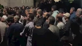 "بعد دفاعه عن خطيبته".. تشييع جثمان شاب قُتل طعنًا في بنها (صور)
