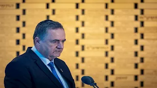 بأمر "نتنياهو".. وزير الدفاع الإسرائيلي يؤكد السيطرة على قلعة الشقيف في لبنان