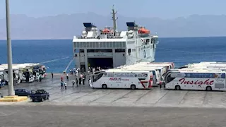 تداول 7 آلاف طن بضائع و483 شاحنة بموانئ البحر الأحمر