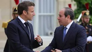 ماكرون يثمن جهود الرئيس السيسي في استعادة الأمن والاستقرار بالشرق الأوسط