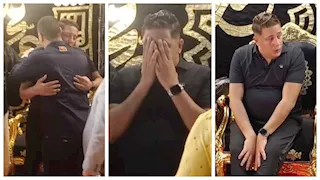 بكاء وانهيار حمو بيكا أثناء تلقيه عزاء والده بالإسكندرية (فيديو وصور)