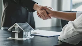 نشرة التوك شو| موعد تطبيق قانون السمسرة العقارية وتحركات إيرانية لتصعيد الأزمة في هرمز