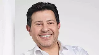مطالبات بجنازة رسمية لهاني شاكر| نجوم ودعتهم مصر بمراسم رئاسية.. من هم؟