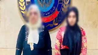 ضبط صانعتي محتوى نشرتا فيديوهات غير لائقة لزيادة المشاهدات