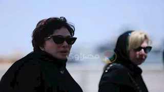 بالصور.. لبلبة وهالة سرحان أول حضور جنازة هاني شاكر