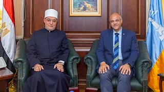 محافظ الإسكندرية يبحث مع مفتي الجمهورية إنشاء فرع لدار الإفتاء-صور