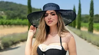 ميرنا جميل تخطف الأنظار بإطلالة صيفية بأحدث ظهور لها والجمهور يعلق - صور 
