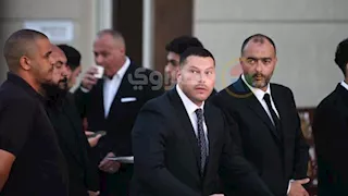 أول ظهور لـ نجل هاني شاكر في عزاء والده بالشيخ زايد - صور 