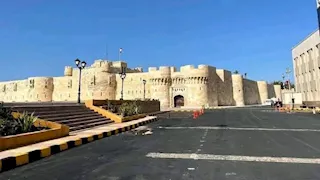 من بحري لبرج العرب.. عروس المتوسط تتجمل في استقبال السيسي وماكرون - صور