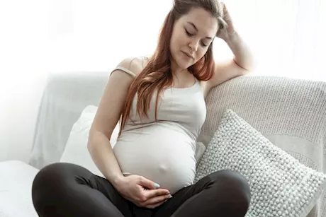 تظهر تغيرات هرمونية.. لماذا تزداد مشاكل الغدة الدرقية أثناء الحمل؟