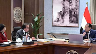  تكفي لمدة عام.. مدبولي يتابع مخزون ألبان الأطفال المدعمة ويؤكد وصول الدعم لمستحقيه