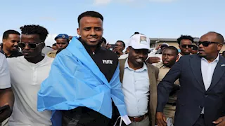 استقبال شعبي للحكم الصومالي عمر أرتان بعد رفض دخوله أمريكا (صور)