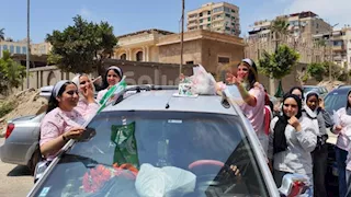 فرحتان في وقت واحد.. لجان إعدادية بورسعيد تتحول إلى مدرج للاحتفال بكأس المصري
