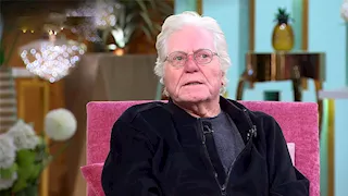 مهرجان القاهرة السينمائي ينعى الفنان عبدالعزيز مخيون