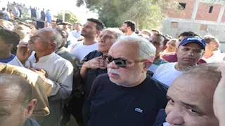  المئات يشيعون جثمان الفنان عبدالعزيز مخيون فى البحيرة -فيديو وصور