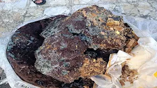 ضبط 123 كيلو كيك وحلويات فاسدة داخل مصنع شهير ببورسعيد