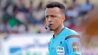 بعد منعه من دخول أمريكا في المونديال.. الحكم الصومالي عمر أرتان يظهر لأول مرة اليوم