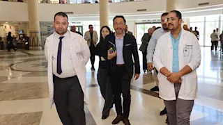 بالصور- وفد ياباني يزور مستشفي أورام الأقصر لبحث دعم منظومة علاج السرطان بالصعيد 