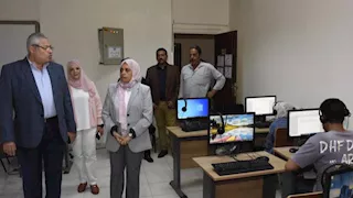 نائب رئيس جامعة عين شمس يتابع امتحانات كليتي التجارة والألسن.. صور