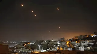 وسط أنباء عن هجمات ومسيرات.. انفجارات جديدة تهز محيط العاصمة طهران