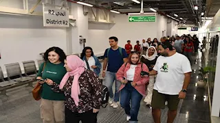 إقبال كثيف على مونوريل شرق النيل للمشاركة في احتفالية "المتحدة" بشأن كأس العالم