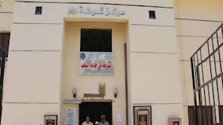 كاميرات المراقبة تكشف لغز طفل داخل مقابر دراو بأسوان