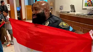 الشرطي إريك هدسون: محمد صلاح أبهرني بتواضعه ولم أتوقع هذه الشهرة (حوار)
