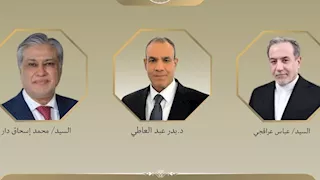 وزير الخارجية يبحث مع نظيريه الباكستاني والإيراني مستجدات مفاوضات إيران وأمريكا