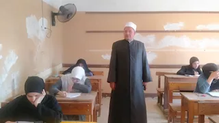 رئيس منطقة القليوبية الأزهرية يتابع امتحان الفيزياء بالخانكة وشبين القناطر -صور