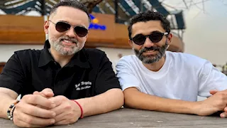 "ابني البكري".. محمد محمود عبدالعزيز يهنئ شقيقه كريم بعيد ميلاده