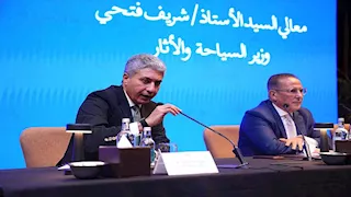 "العمل" و"السياحة" تطلقان مبادرة لتراخيص الأجانب بالمنشآت السياحية خلال يومين
