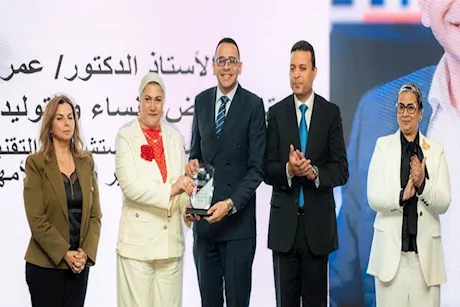 تكريم الدكتور عمرو حسن تقديرًا لإسهاماته في مكافحة ختان الإناث