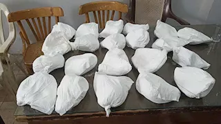 ضبط مواد محظورة بمحال عصير القصب بكفر شكر بالقليوبية - صور