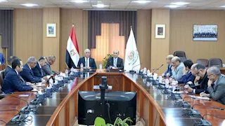 رئيسا جامعتي المنصورة والمستقبل العراقية يبحثان التعاون التكنولوجي والطبي