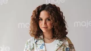 رنا رئيس تتألق بإطلالة صيفية.. والجمهور: "وردة وسط البستان"