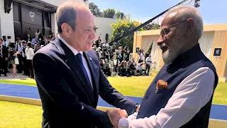رئيس وزراء الهند ينشر صورة مع الرئيس السيسي خلال قمة مجموعة السبع في فرنسا 