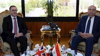 مصر وبريطانيا تبحثان توسيع الشراكات في النقل الجوي والتكنولوجيا