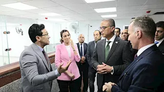 محافظ الجيزة يتابع تجهيز المركز التكنولوجي ويوجه بسرعة الانتهاء منه