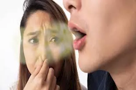 5 نصائح للتخلص من رائحة الثوم والبصل في الفم بالصيف